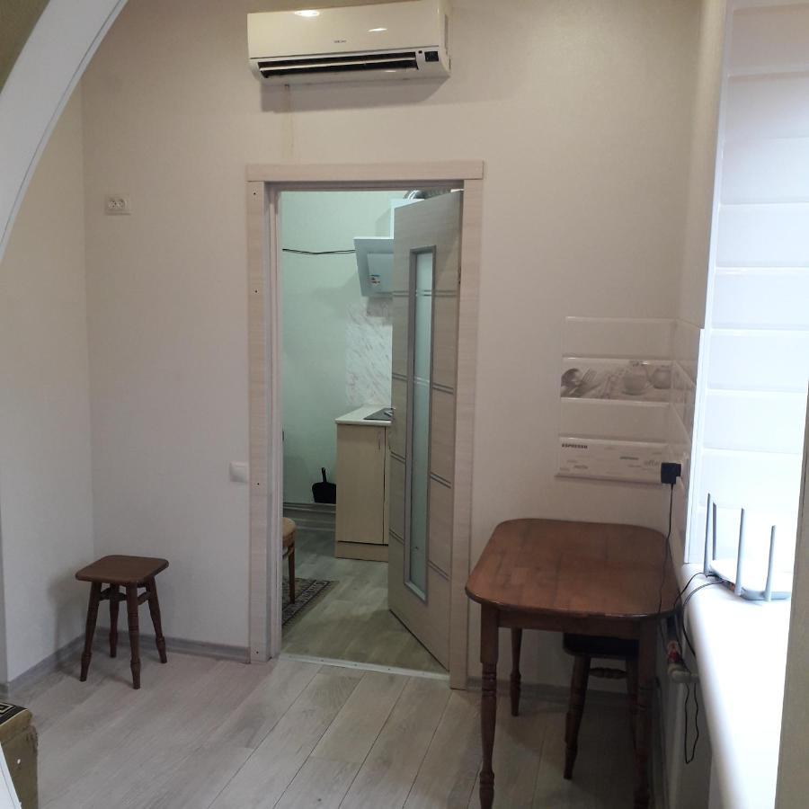 Комната Студия 1 Odessa Buitenkant foto